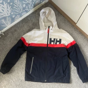 Helly Hansen regn jacka  - Säljer min regnjacka  Bra skick