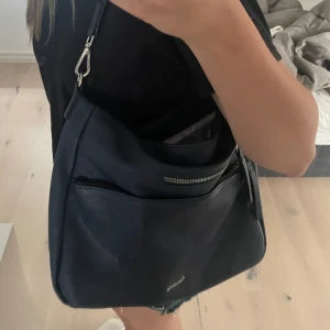 Väska - Säljer denna väska i bra skick. Skriv kring frågor💓