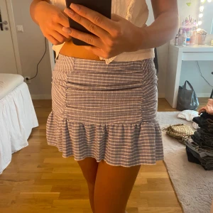 Kjol - Sommar volang kjol💙