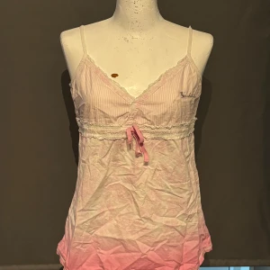 Söt bondelid topp - Lite skrynklig men bara att stryka så är den hur fin som helst!! 