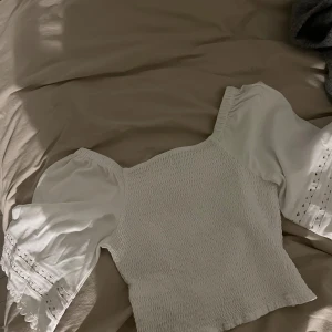 Toppen från Witchery - Jätte snygg topp från Witchery, inga fläckar och e helt rent