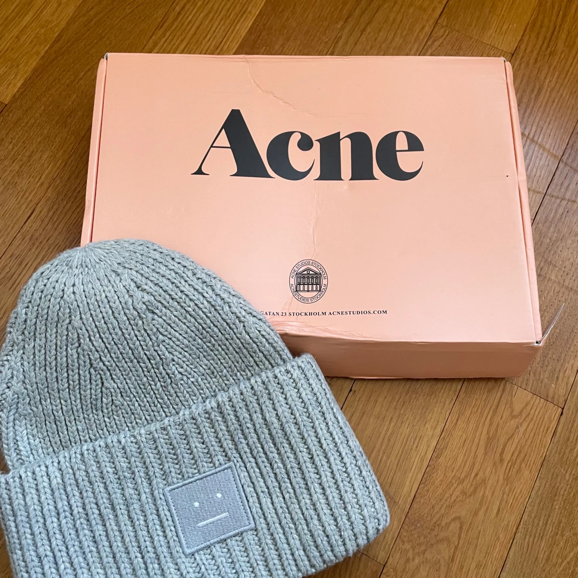 Acne Mössa - 90