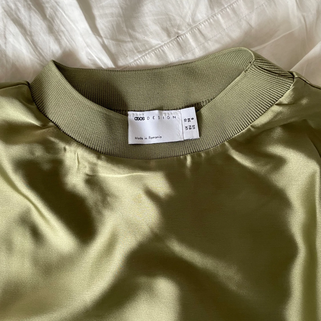 midilång satinklänning (38) - 91