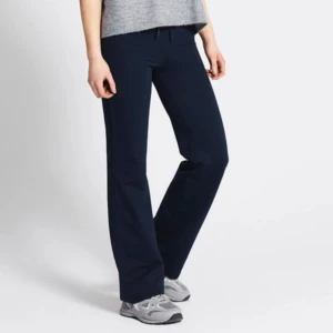 Blå byxor - Säljer mina lågmidjade marinblå byxor då dom är lite för små för mig 