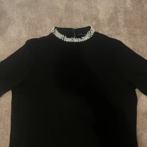 Tröja med päror - Fin t-shirt med pärlor 