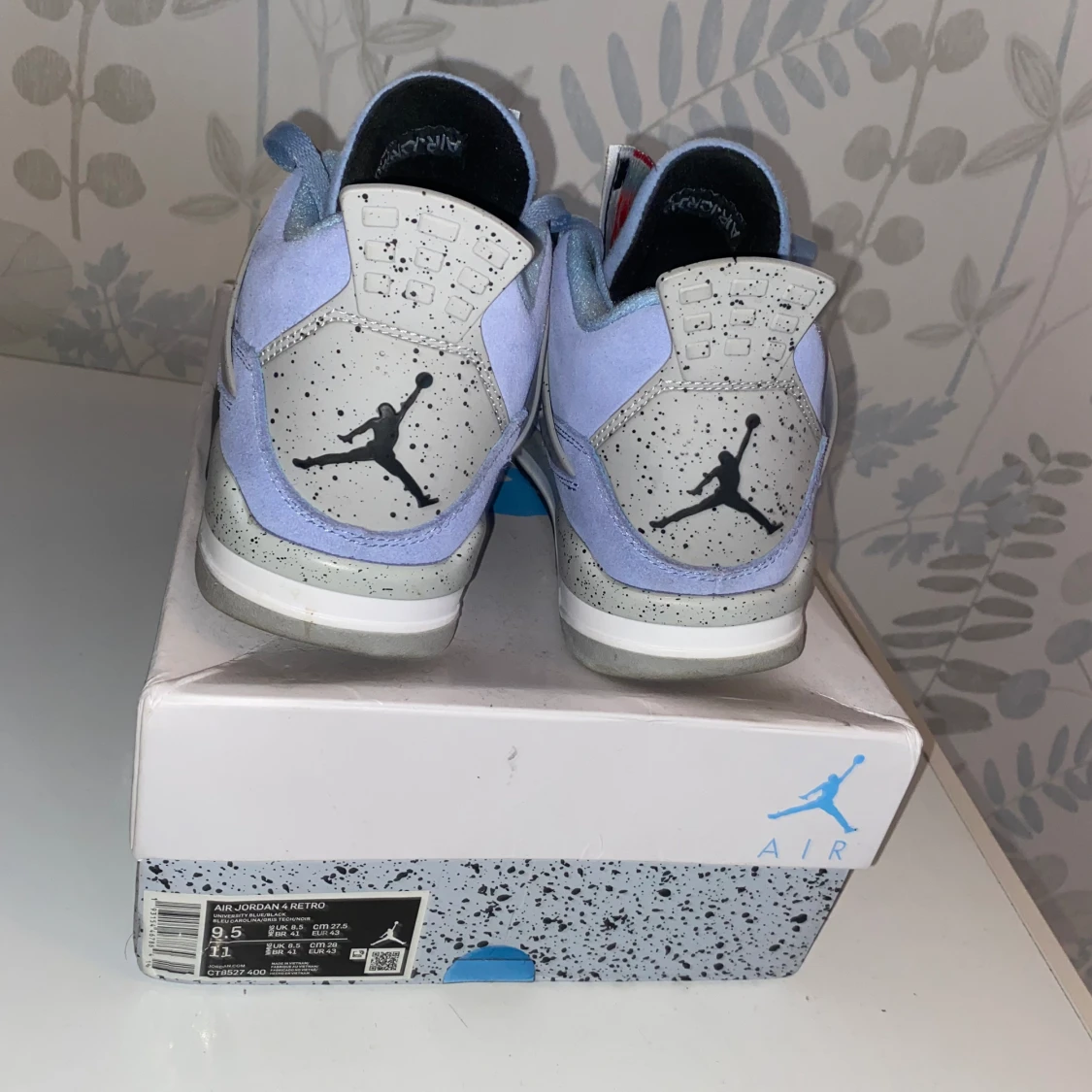 Jordan 4 University Blue  - 93