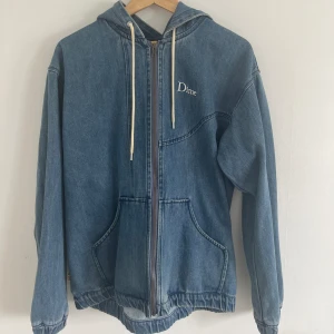 Dime Jacka - Säljer denna skit snygga Dime jackan i storlek bra skick och perfekt för våren nu. Storlek L Pris 700kr