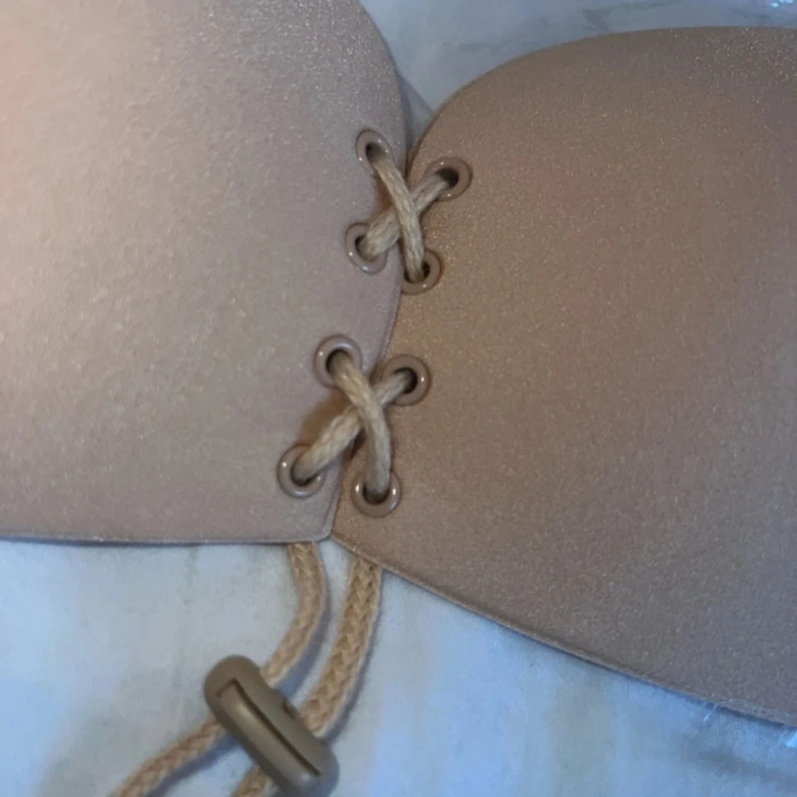 Självhäftande BH - 91