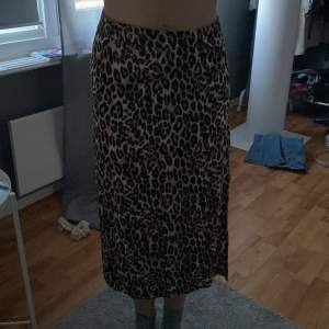 A long skirt with a split end, only used a few times, good condition 