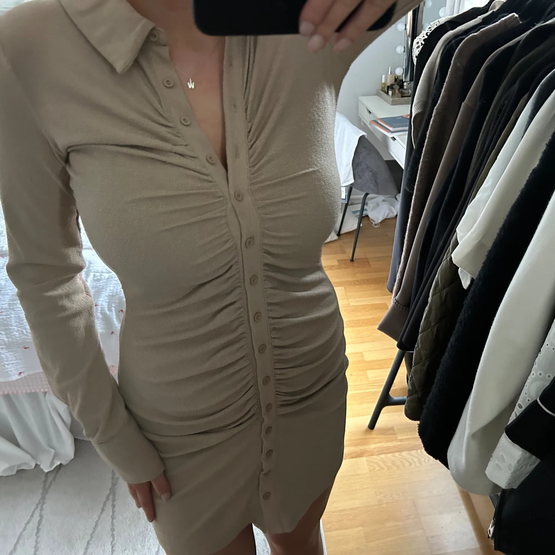 Klänning med knappar - 90