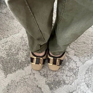 Ballerinaskor - Stl 38, använt men fint skick!  