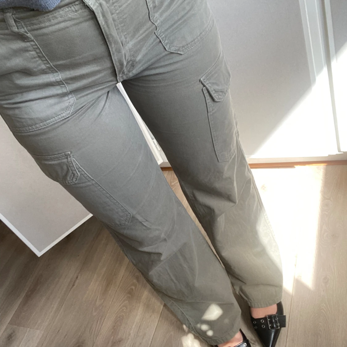 Militärgröna cargo jeans