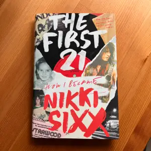 Bok om och av Nikki Sixx, i nyskick och på engelska.  Nypris ligger runt 200kr.