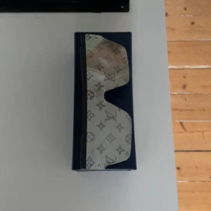 Lv glasögon  - Säljer dessa lv glasögon för ett bra pris, pris går att diskutera skriv vid frågor.