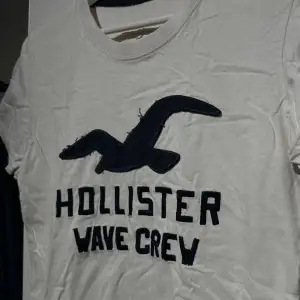 Vit T-shirt från Hollister Strl S