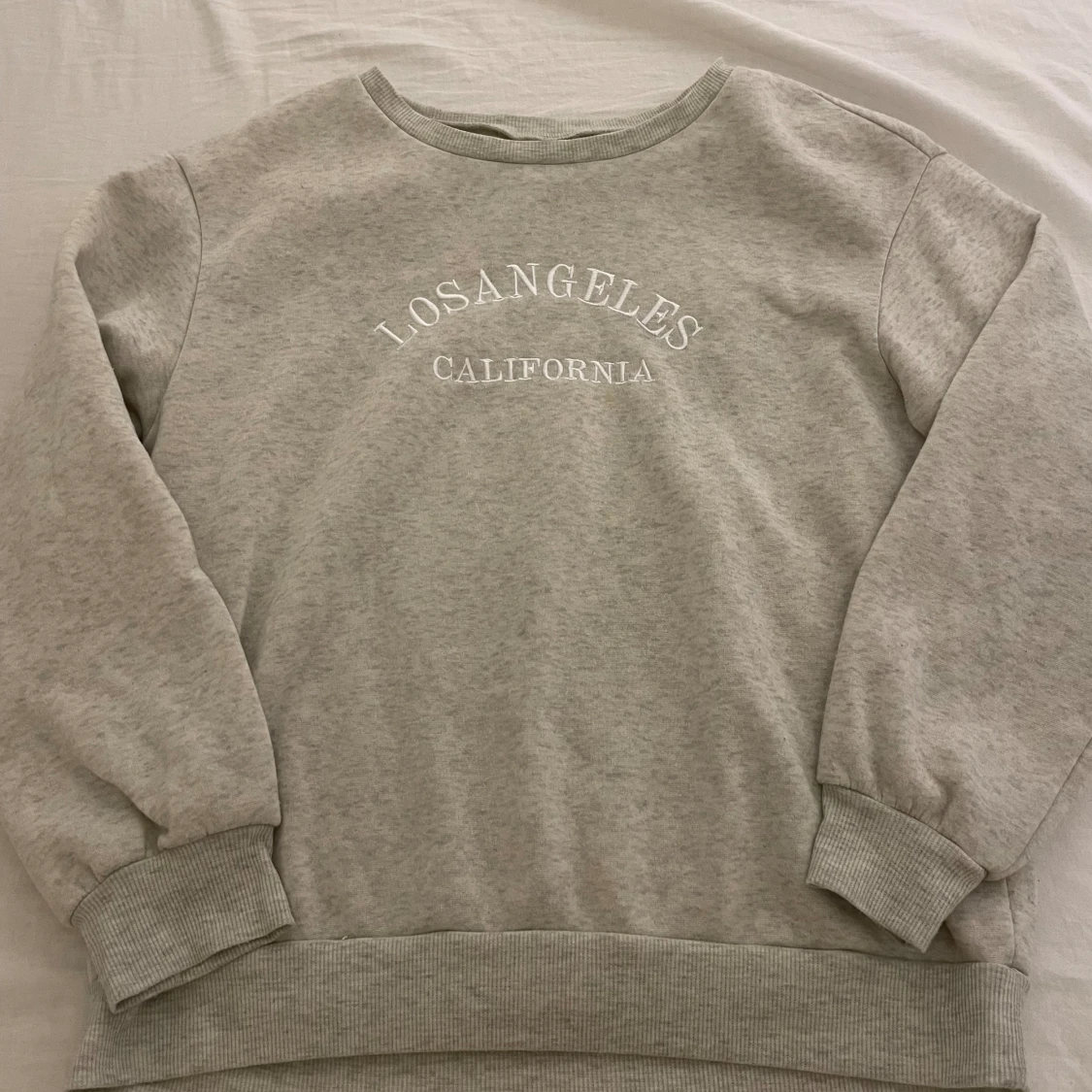 Shorts och tjock tröja  - 90