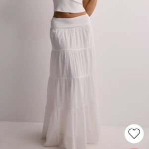 Good vibe skirt Nelly - Kjol från nelly med prislappen kvar, den var för lång för mig. Helt slut på hemsidan💕
