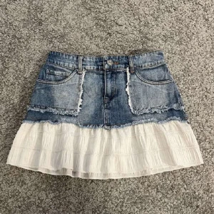 Jeanskjol med volanger - Såå snygg! Säljer t högst bud💕