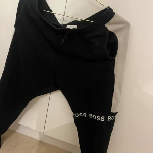 Hugo boss mjukisbyxor - Strl M/L 