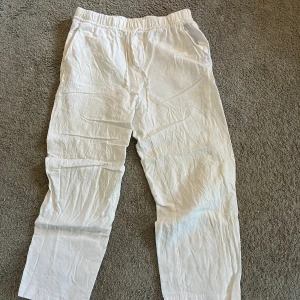 Linnebyxor - Vita linnebyxor, bra skick Skriv privat för fler bilder 💕