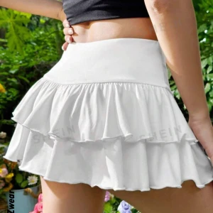 Mini skirt  - Säljer nu min helt oanvända mini skirt då den var lite för kort för min smak. Superfin!