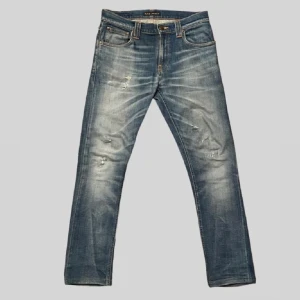Nudie Jeans  - Säljer nu ett par riktigt feta jeans nu till sommaren!! Riktigt sköna men tyvärr blivit för små. Nästan som nyskick!!! Storlek 29/30