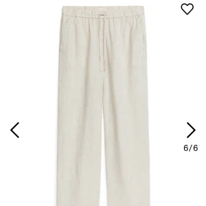 Linnebyxor - Säljer jättefina linnebyxor från Arket! Dom är endast använda en gång. Nypris =690kr