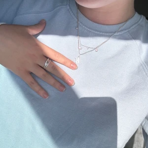 Sweatshirt  - Blivit för liten för min smak men otroligt fin i färgen framför allt nu till sommaren