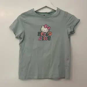 Så söt hello Kitty t-Shirt från H&am barnavdelning, passar dock mig som brukar ha xs-s