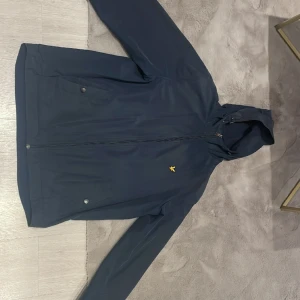 Lyle&Scott - Den är i bra skick.