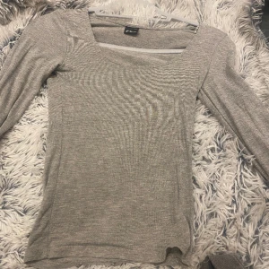 Grå tajt tröja från gina  - Grå tröja från gina från sortimentet soft