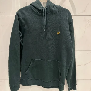 Lyle and Scott hoodie  - Har knappt använt Hoodien är ganska ny med inga defekter 