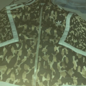 Adidas tröja - En snygg adidas tröja