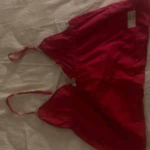 odd molly - Säljer detta linnet ifrån odd molly med spets.skriv för fler bilder 🩷