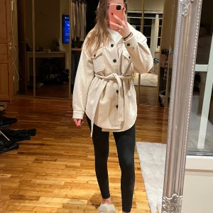 Kappa ifrån Nelly  - Säljer denna fina kappan från Nelly