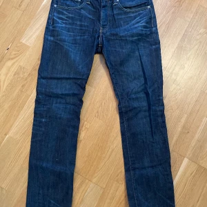 Levis 511 - Ett år skit fräscha Levis 511 aldrig använda bara legat i min garderob sitter perfekt på benen skick 8/10 