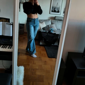 Midwaistjeans  - Midwaist jeans. Aldrig använda. Storlek 40 men mer som M. 