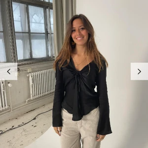 Designbysi blus - Helt ny blus från Designbysi. Säljer pga har en liknande. Lapparna kvar. Köpt för 378kr