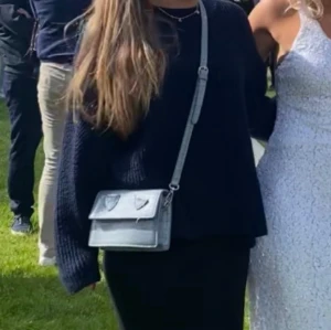 Väska - Ljusblå väska, lite större än mobil längd💗 