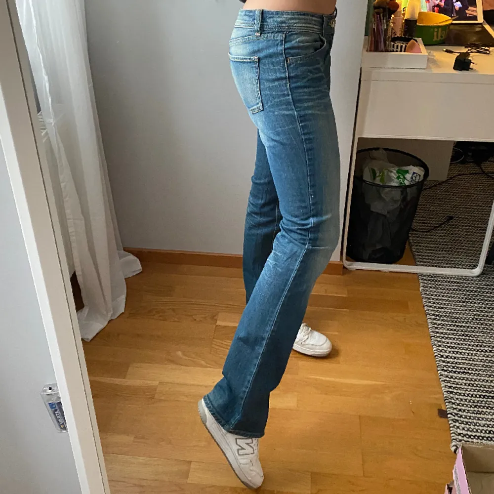 De perfekta jeansen som passar till ALLT!😻skulle säga w26 l34. Jeans & Byxor.