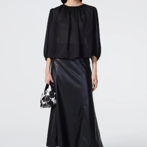 Helt ny topp Rodebjer - En använd pga för liten. Storlek S. Nypris 1900kr. Modellen heter Shakina