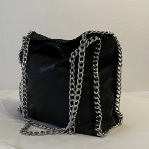 Tiamo väska - Intressekoll på min tiamo väska. Super skick💘