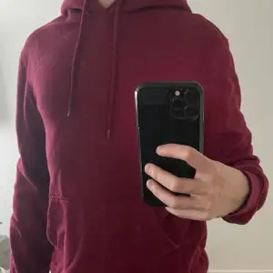 HM Vinröd hoodie 