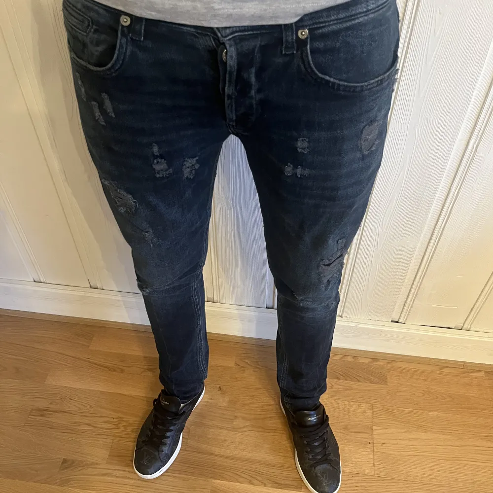 Säljer mina dondup jeans som är ny modellen, köpta på United Fashion som ligger i Göteborg, säljer då ja ej använder!. Jeans & Byxor.