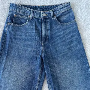 Mid waist jeans från H&M