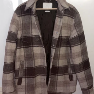 Axel Arigato Jacka - Axel arigato vår/höst jacka. Cond 10/10, nypris 3200kr