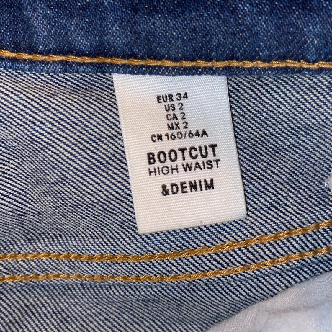 Mörkblå jeans  - 91