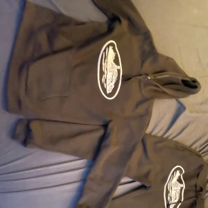 Corteiz tracksuit - 9/10 skick använt ett fåtal gånger👍 kontakta om du vill köpa nån av de separat 🤩