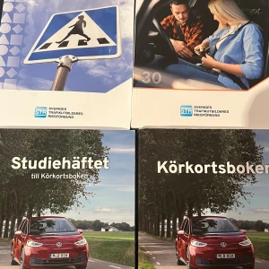 Körkortsböcker - Säljer nu dessa körkortsböcker som är helt orörda då jag lyckades ta körkortet från AM erfarenhet. Böckerna är för B-körkort och en innehåller vägmärken/markeringar, en är ett studiehäfte man kan skriva i, en för handledaren, å en läsbok t föraren.