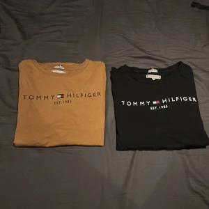 2 Lång ärmade Tommy hilfiger tröjor - 2 helt nya lång armade från Tommy hilfiger som helst köps tillsammans annars seperat funkar självklart 